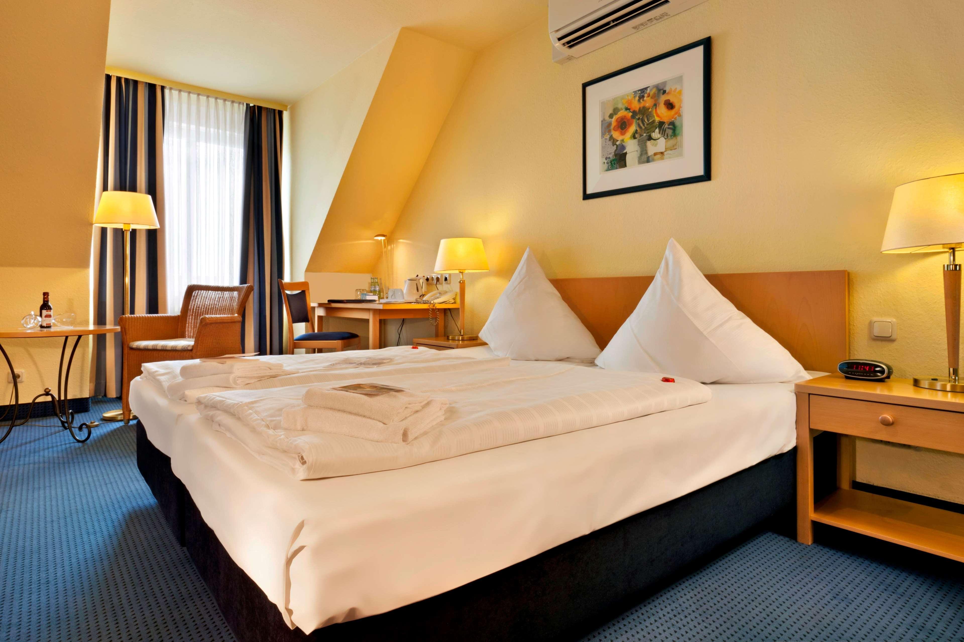 Hotel Tryp By Wyndham Luebeck Aquamarin Habitación foto
