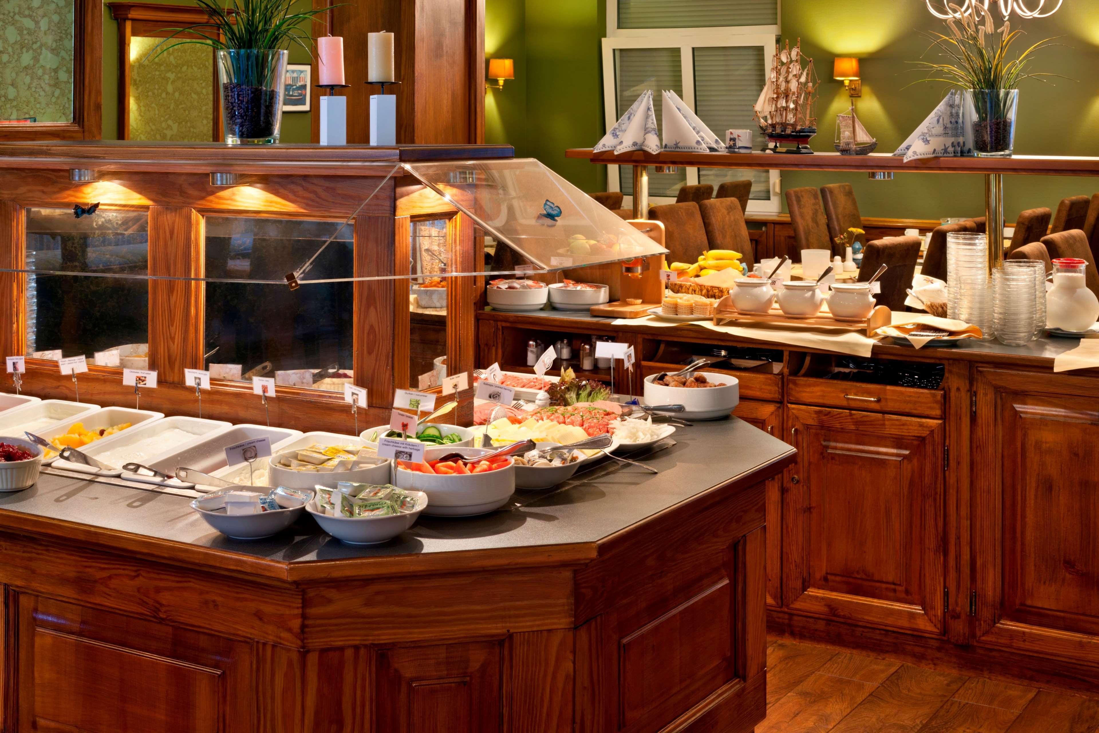 Hotel Tryp By Wyndham Luebeck Aquamarin Restaurante foto
